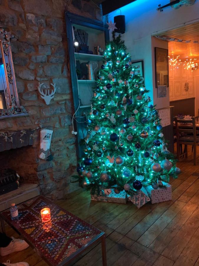 The Welshman'S Arms Hotel Pembroke Dock Luaran gambar